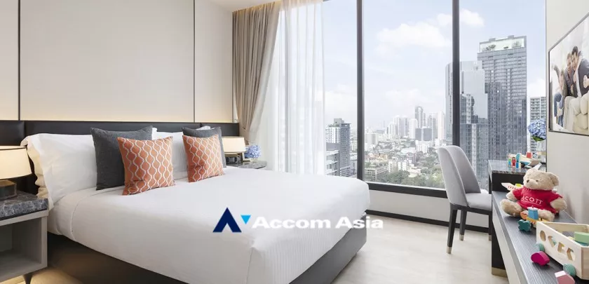  3 Bedrooms  Apartment For Rent in Sukhumvit, Bangkok  near BTS Thong Lo (AA27253)