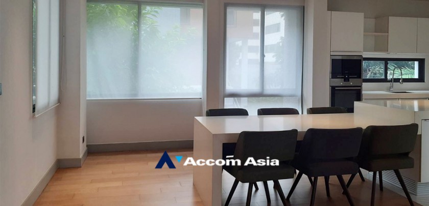  3 Bedrooms  House For Rent in Ratchadaphisek, Bangkok  near MRT Thailand Cultural Center (AA27311)