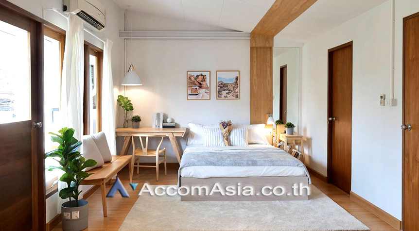 12  3 br House for rent and sale in Sukhumvit ,Bangkok BTS Phra khanong at Moo Baan Klongtan Nivet AA27316