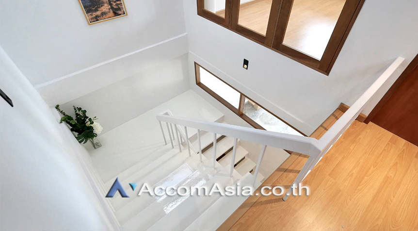 13  3 br House for rent and sale in Sukhumvit ,Bangkok BTS Phra khanong at Moo Baan Klongtan Nivet AA27316