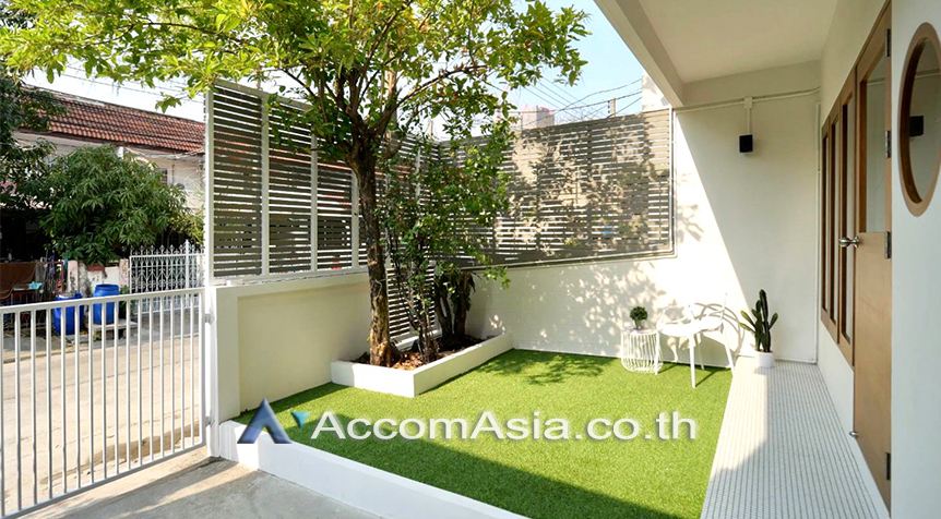 24  3 br House for rent and sale in Sukhumvit ,Bangkok BTS Phra khanong at Moo Baan Klongtan Nivet AA27316