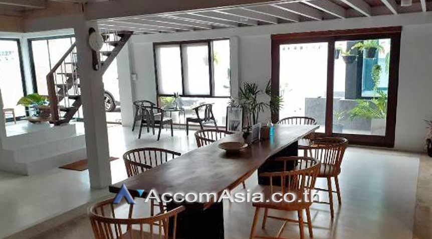  1  4 br House For Rent in Sukhumvit ,Bangkok BTS Ekkamai AA27321