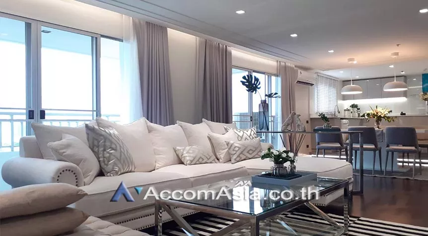  3 Bedrooms  Condominium For Rent in Sathorn, Bangkok  near BTS Sala Daeng - MRT Lumphini (AA27323)