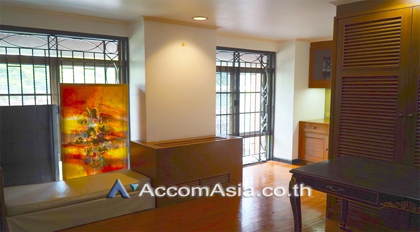 11  3 br Townhouse For Rent in Ploenchit ,Bangkok BTS Ploenchit AA27345