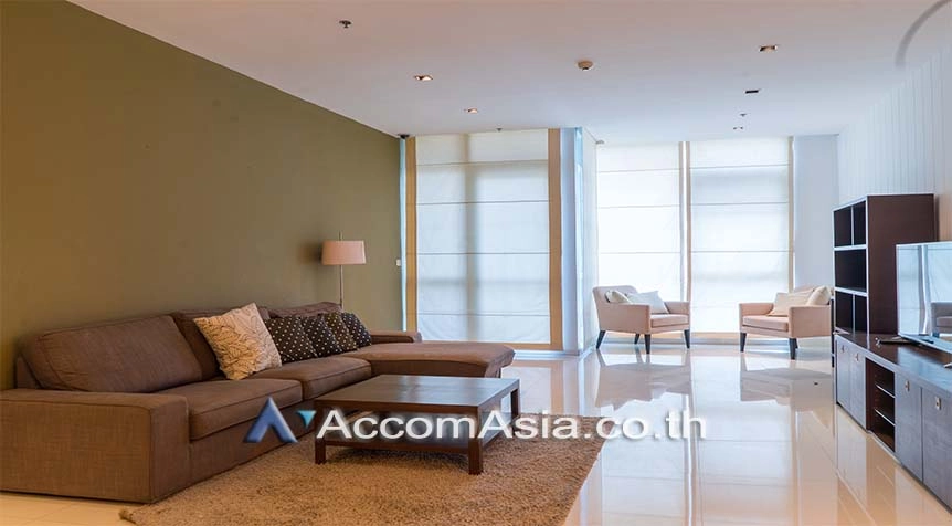  2 Bedrooms  Condominium For Rent in Ploenchit, Bangkok  near BTS Ploenchit (AA27348)