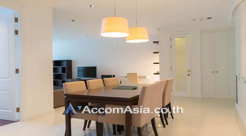  2 Bedrooms  Condominium For Rent in Ploenchit, Bangkok  near BTS Ploenchit (AA27348)