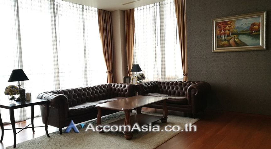  3 Bedrooms  Condominium For Rent in Sathorn, Bangkok  near BTS Chong Nonsi - MRT Lumphini (AA27366)