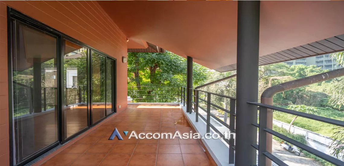 10  4 br House For Rent in Sukhumvit ,Bangkok BTS Thong Lo at A Peaceful Garden House AA27382