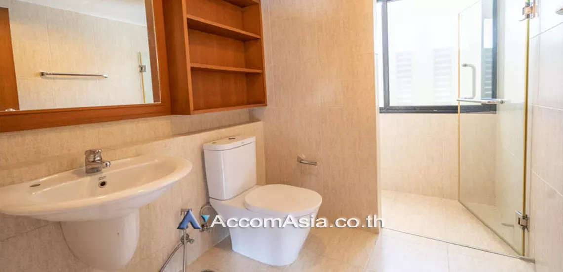 20  4 br House For Rent in Sukhumvit ,Bangkok BTS Thong Lo at A Peaceful Garden House AA27382
