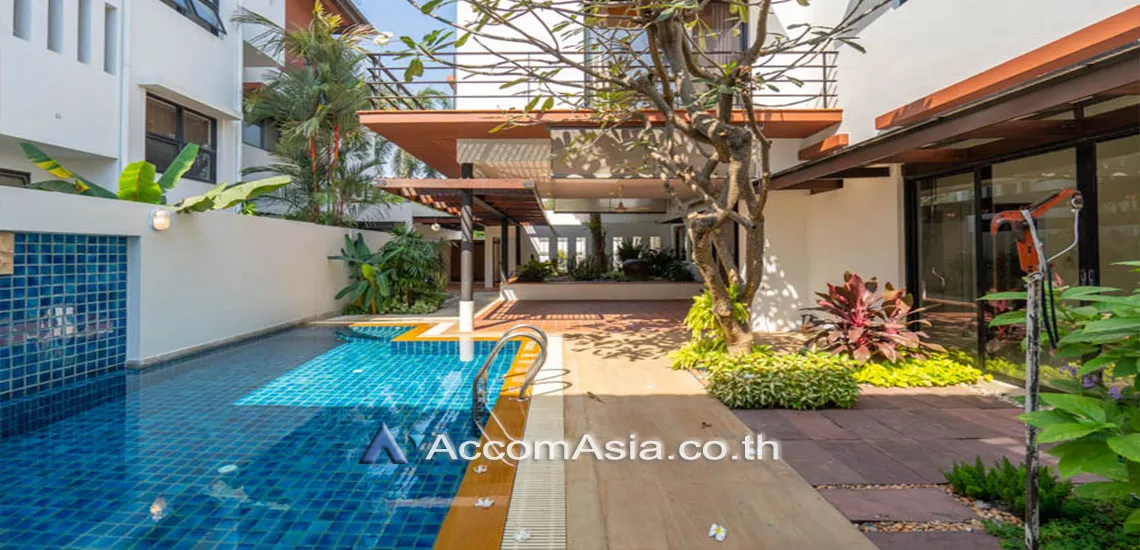  1  4 br House For Rent in Sukhumvit ,Bangkok BTS Thong Lo at A Peaceful Garden House AA27382