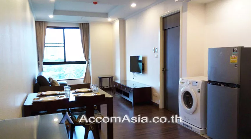  1 Bedroom  Condominium For Rent in Sathorn, Bangkok  near BTS Chong Nonsi - MRT Lumphini (AA27386)