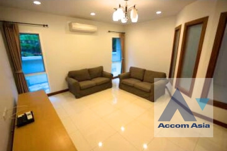  5 Bedrooms  House For Rent in Pattanakarn, Bangkok  near BTS On Nut (AA27405)