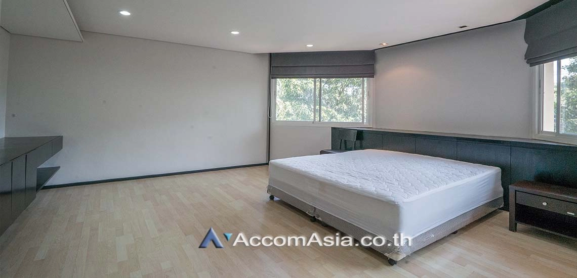 11  4 br House For Rent in Ratchadapisek ,Bangkok  at House in compound AA27418