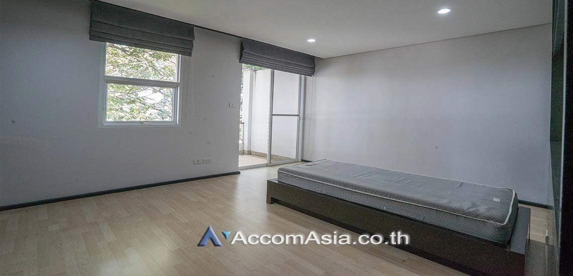 13  4 br House For Rent in Ratchadapisek ,Bangkok  at House in compound AA27418