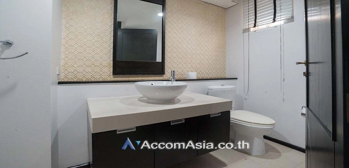 14  4 br House For Rent in Ratchadapisek ,Bangkok  at House in compound AA27418