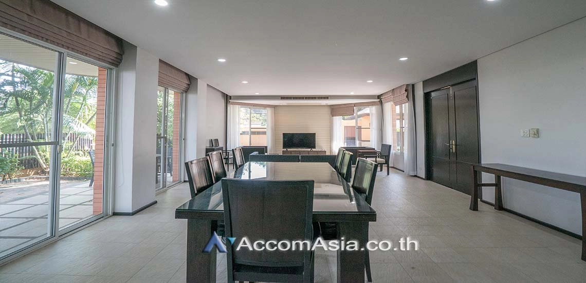 16  4 br House For Rent in Ratchadapisek ,Bangkok  at House in compound AA27418