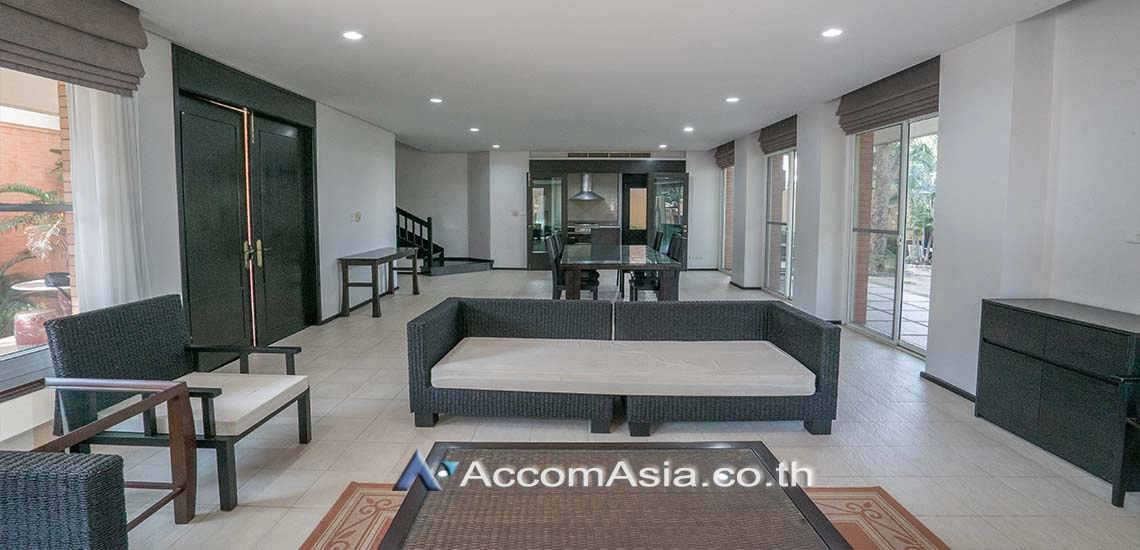 17  4 br House For Rent in Ratchadapisek ,Bangkok  at House in compound AA27418