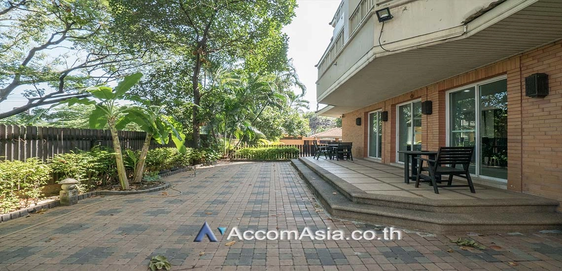 18  4 br House For Rent in Ratchadapisek ,Bangkok  at House in compound AA27418