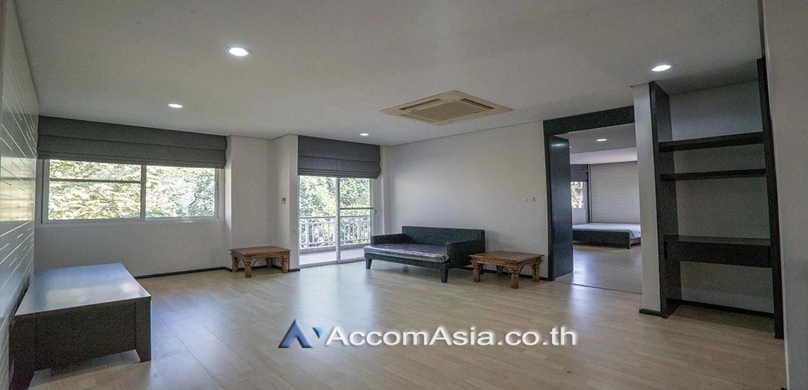 6  4 br House For Rent in Ratchadapisek ,Bangkok  at House in compound AA27418