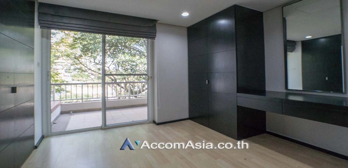 9  4 br House For Rent in Ratchadapisek ,Bangkok  at House in compound AA27418