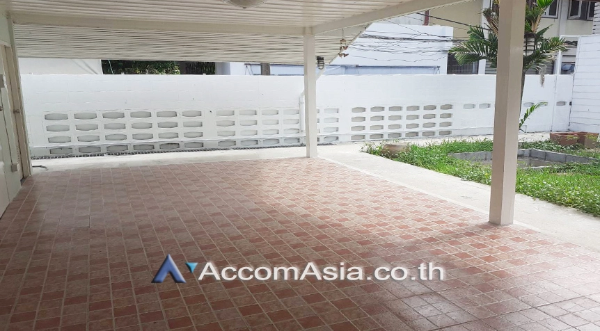  1  3 br House For Rent in Phaholyothin ,Bangkok BTS Ari AA27421