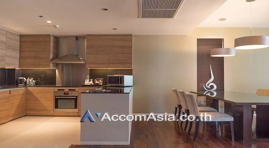 Big Balcony |  3 Bedrooms  Apartment For Rent in Sukhumvit, Bangkok  near BTS Thong Lo (AA27427)