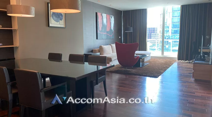  3 Bedrooms  Apartment For Rent in Sukhumvit, Bangkok  near BTS Thong Lo (AA27463)