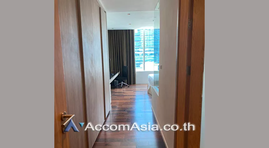  3 Bedrooms  Apartment For Rent in Sukhumvit, Bangkok  near BTS Thong Lo (AA27463)