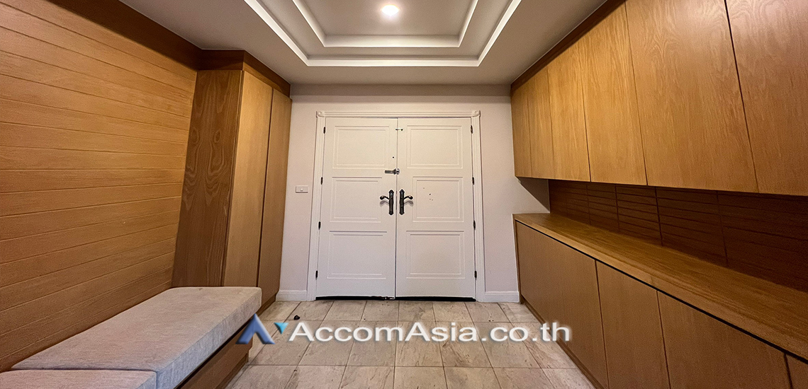 Pet friendly |  3 Bedrooms  Condominium For Sale in Sukhumvit, Bangkok  near BTS Phrom Phong (AA27465)