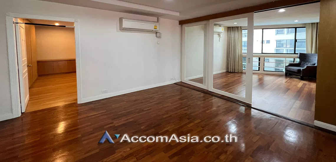 Pet friendly |  3 Bedrooms  Condominium For Sale in Sukhumvit, Bangkok  near BTS Phrom Phong (AA27465)