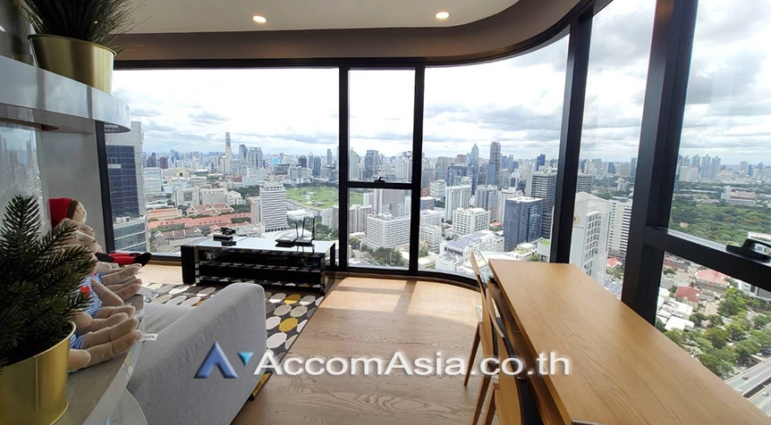  2 Bedrooms  Condominium For Rent in Silom, Bangkok  near MRT Sam Yan (AA27477)