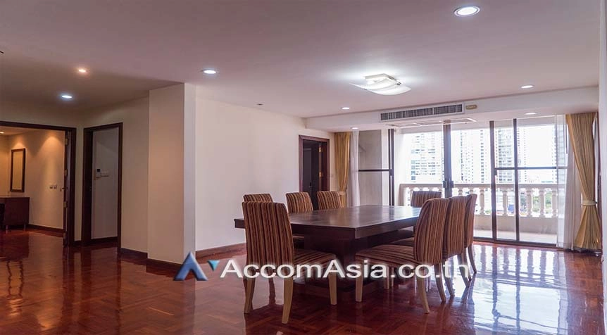 Pet friendly |  3 Bedrooms  Apartment For Rent in Sukhumvit, Bangkok  near BTS Phrom Phong (AA27507)