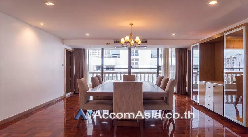 Pet friendly |  3 Bedrooms  Apartment For Rent in Sukhumvit, Bangkok  near BTS Phrom Phong (AA27508)