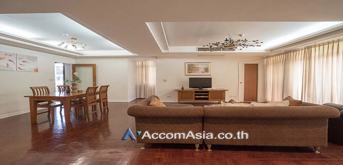 Pet friendly |  3 Bedrooms  Apartment For Rent in Sukhumvit, Bangkok  near BTS Phrom Phong (AA27512)