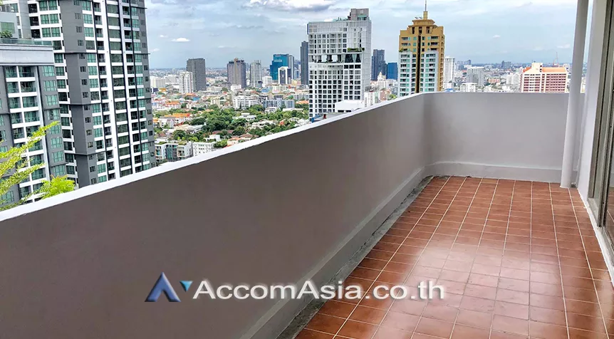 Pet friendly |  4 Bedrooms  Condominium For Rent in Sukhumvit, Bangkok  near BTS Phrom Phong (AA27554)