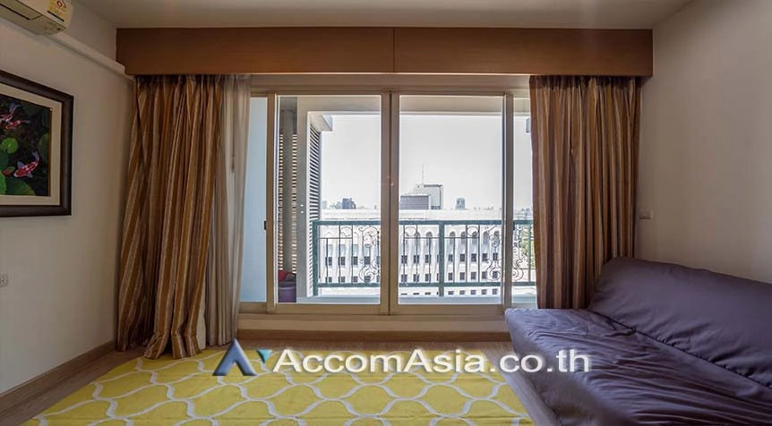  2 Bedrooms  Condominium For Rent in Ploenchit, Bangkok  near BTS Chitlom (AA27701)