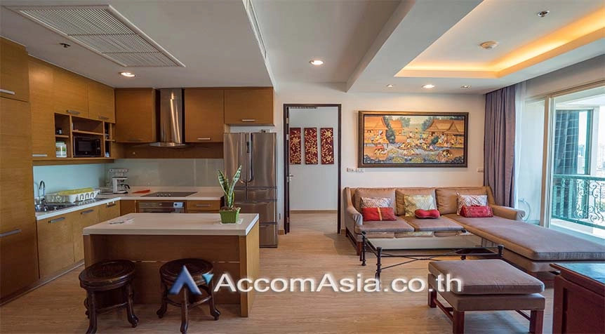  2 Bedrooms  Condominium For Rent in Ploenchit, Bangkok  near BTS Chitlom (AA27701)