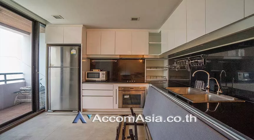  3 Bedrooms  Condominium For Rent in Sukhumvit, Bangkok  near BTS Phrom Phong (AA27717)