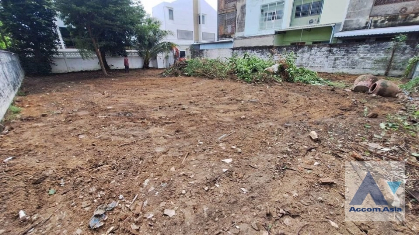  Land For Sale in Sukhumvit, Bangkok  near BTS Phra khanong (AA27739)