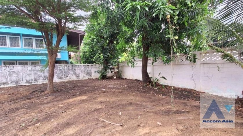  Land For Sale in Sukhumvit, Bangkok  near BTS Phra khanong (AA27739)