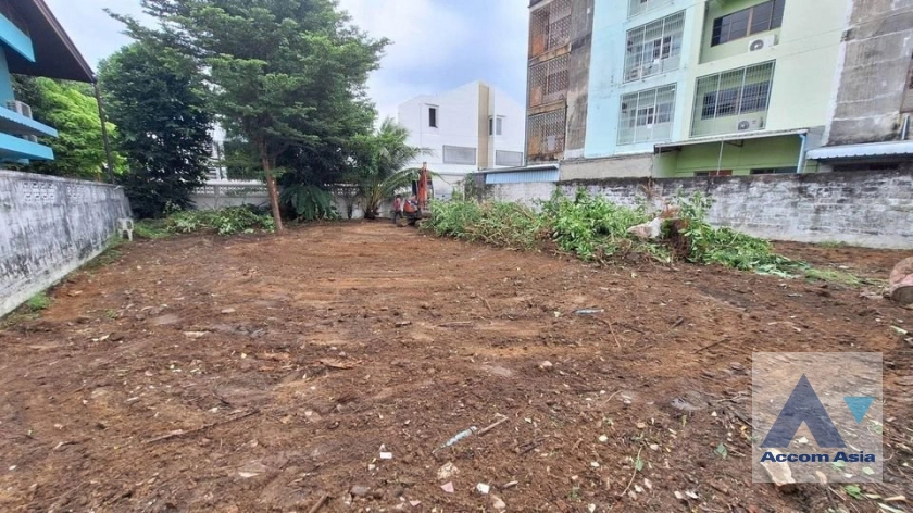  1  Land For Sale in Sukhumvit ,Bangkok BTS Phra khanong AA27739