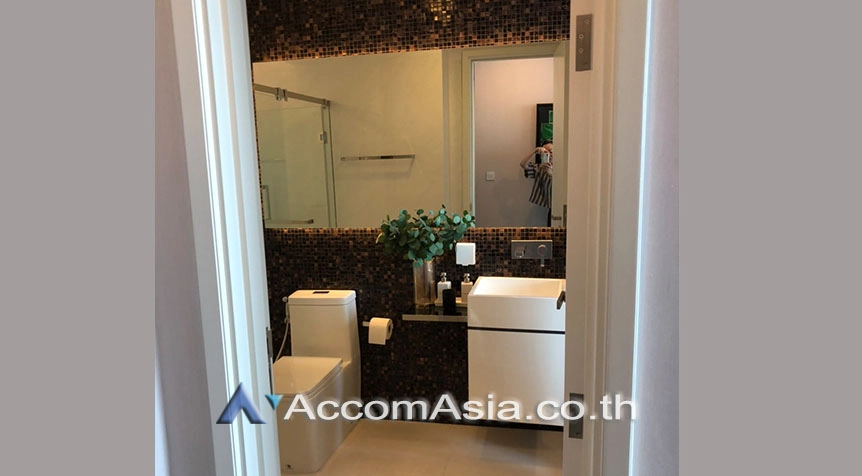  2 Bedrooms  Condominium For Rent in Sukhumvit, Bangkok  near BTS Phra khanong (AA27743)