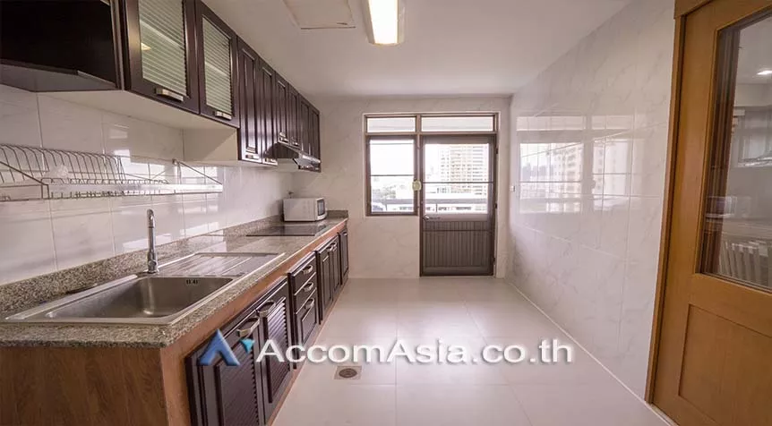  3 Bedrooms  Condominium For Rent in Sukhumvit, Bangkok  near BTS Phrom Phong (AA27759)