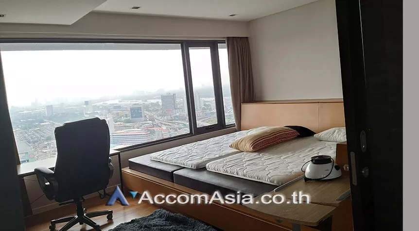  2 Bedrooms  Condominium For Rent in Sathorn, Bangkok  near MRT Khlong Toei (AA27761)