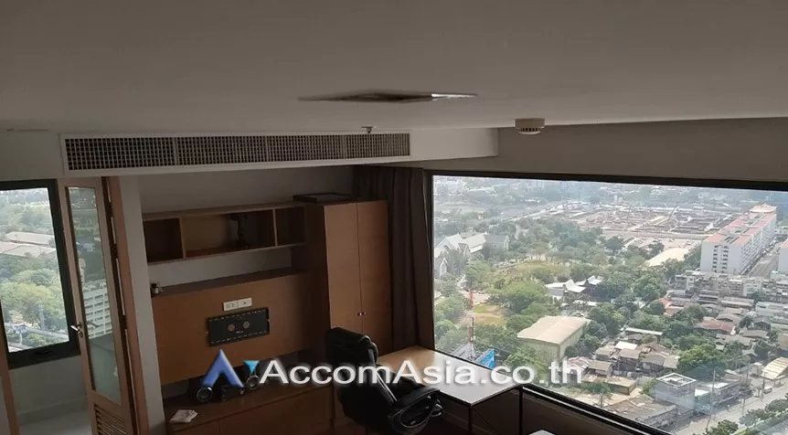  2 Bedrooms  Condominium For Rent in Sathorn, Bangkok  near MRT Khlong Toei (AA27761)