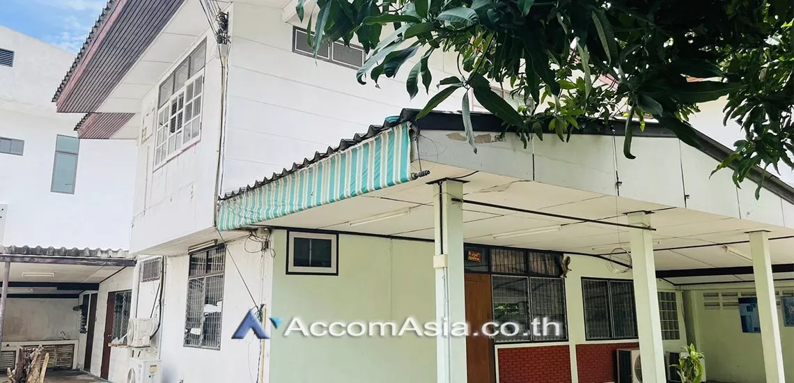  1  4 br House For Rent in Sukhumvit ,Bangkok BTS Phra khanong AA27771