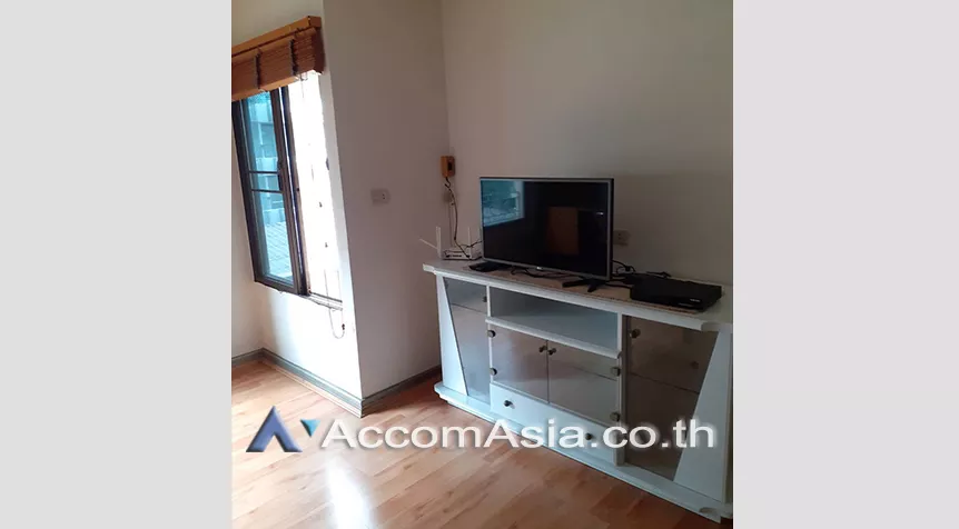  1 Bedroom  Condominium For Rent in Sukhumvit, Bangkok  near BTS Nana (AA27780)