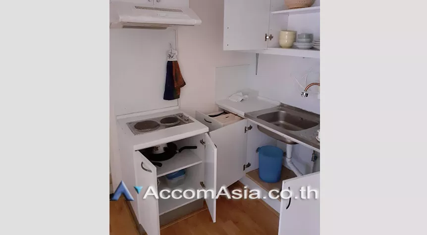  1 Bedroom  Condominium For Rent in Sukhumvit, Bangkok  near BTS Nana (AA27780)