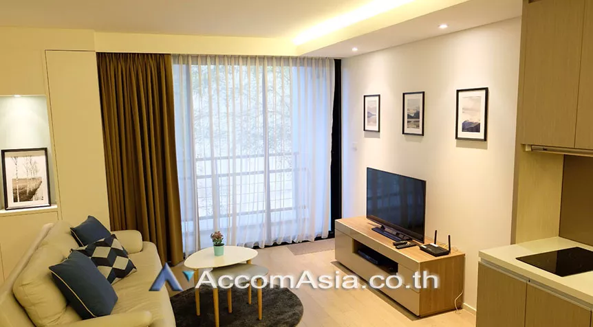  1 Bedroom  Condominium For Rent in Sukhumvit, Bangkok  near BTS Ekkamai (AA27786)