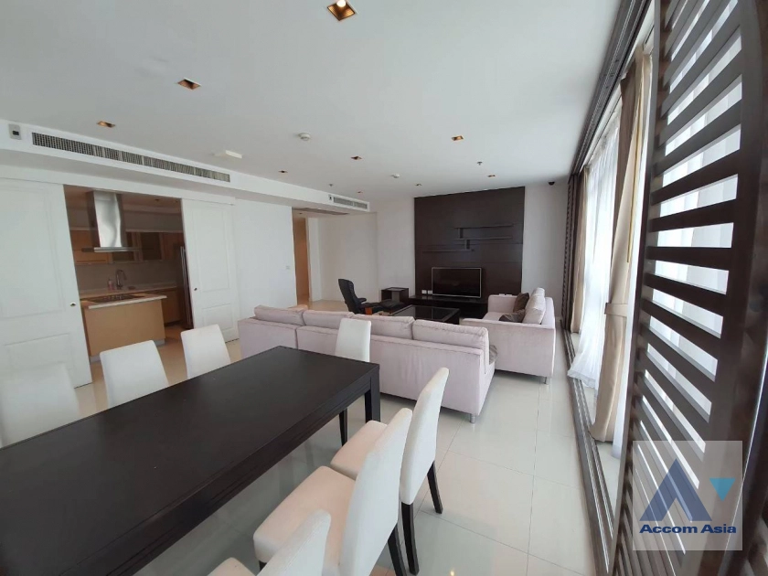 Fully Furnished |  3 Bedrooms  Condominium For Rent in Ploenchit, Bangkok  near BTS Ploenchit (AA27811)